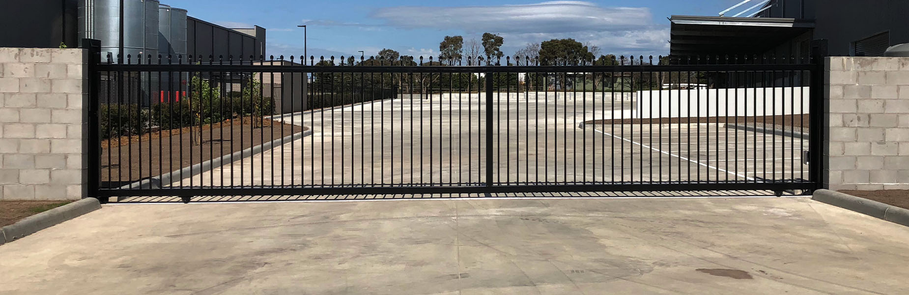 Diamond Fence Banner Image Diamond Fence Banner Image