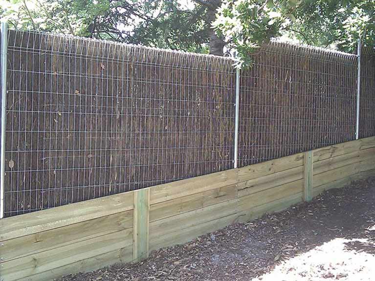 straw welded mesh fence Melbourne