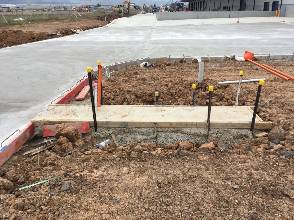 fence installation concrete slabs