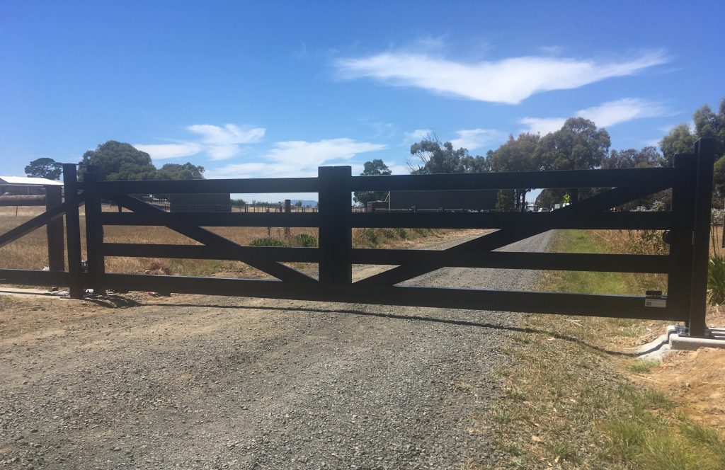 farm driveway gates