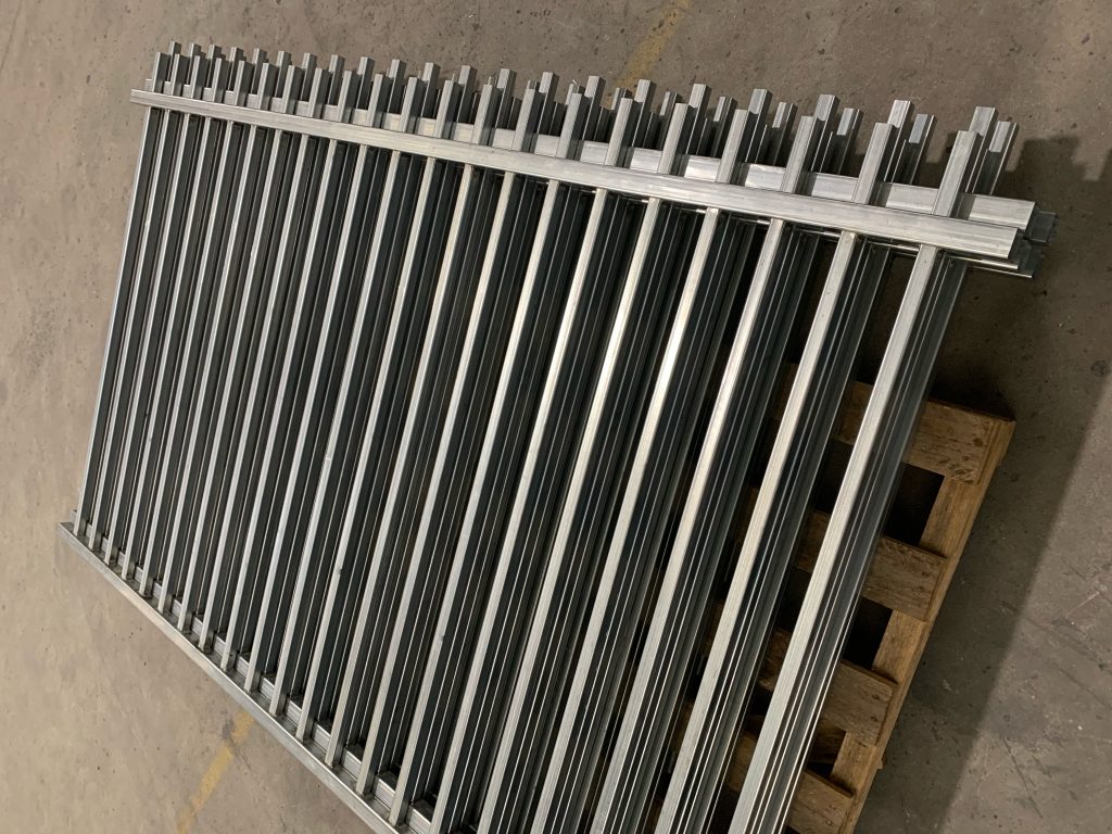 metal fence spray painting