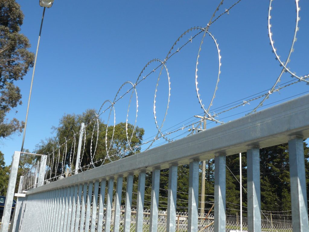 barbed wire fences melbourne