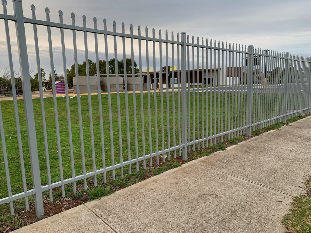 steel fencing maintenance